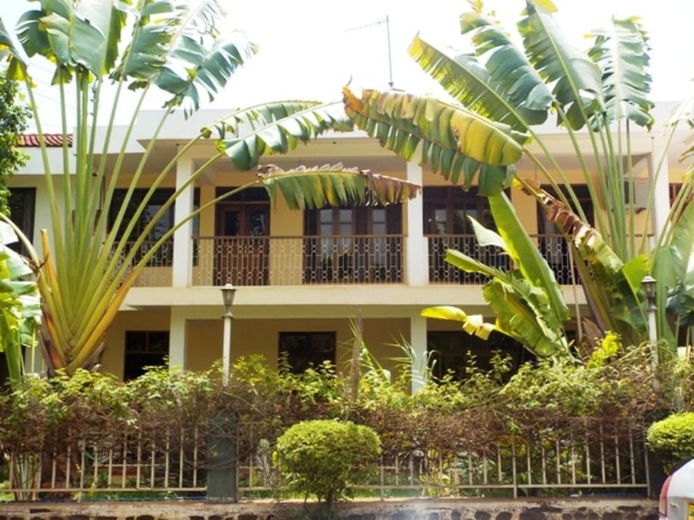 The Pink Daisy Bed And Breakfast Moshi Exterior photo